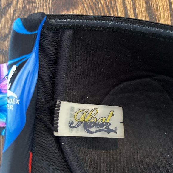 HEAT Bikini Top and Bottom. Two way Bandeau top, four string cross cross bottom. - Picture 5 of 6